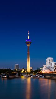 城市地标建筑高清摄影图片