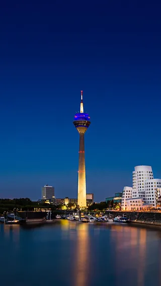 城市地标建筑高清摄影图片