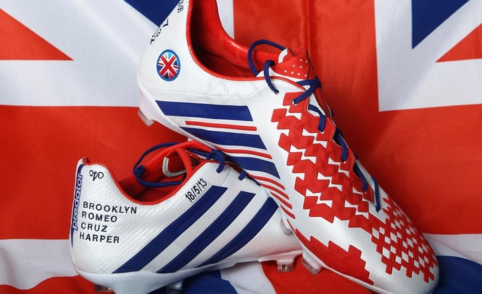 贝克汉姆足球鞋图片