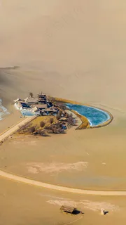 沙漠里的绿洲高清摄影图片 