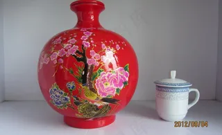 陶瓷圆球酒瓶图片