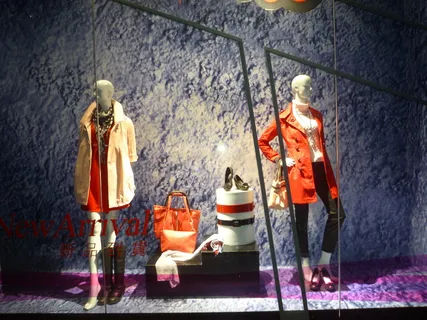 店铺橱窗模特图片