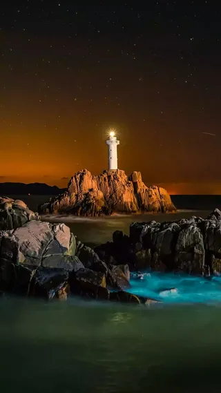 大海上的灯塔高清摄影图片