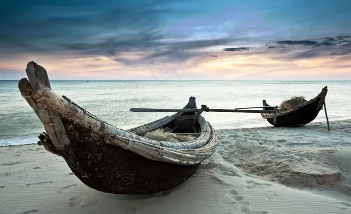 海边小船图片