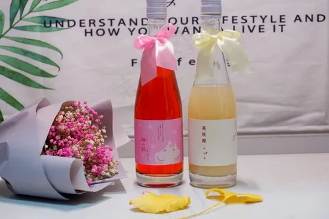 粉色果酒小资生活摄影图片