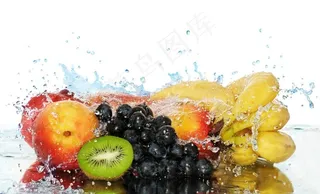 动感水花水滴水果图片