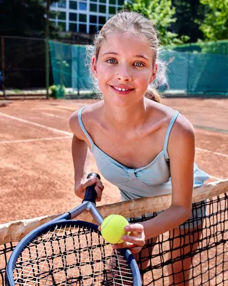 打网球的性感女孩