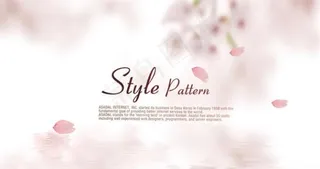 飘落花瓣水面背景PSD分层素材