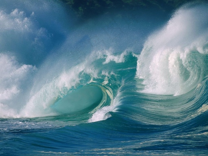 波涛汹涌的大海