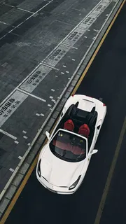 白色敞篷车高清摄影图片