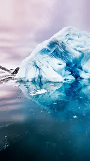 冰川湖面高清摄影图片