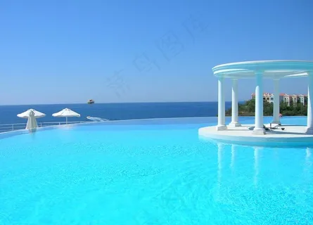 露天大型游泳池