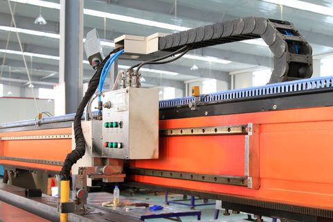 车间的里数控机床图片