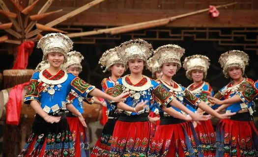 千户苗寨美女图片