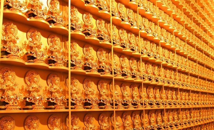 大金佛寺金殿佛墙图片