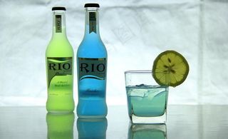 商业酒水自拍图片