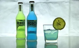 商业酒水自拍图片