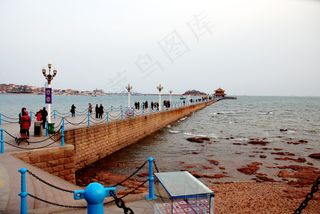 大海 海滩 栈桥图片
