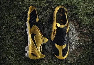 nike 足球鞋图片