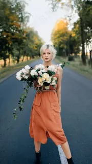 拿着花的外国美女高清摄影图片