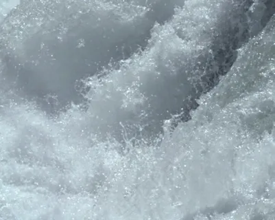 翻滚的水模板下载