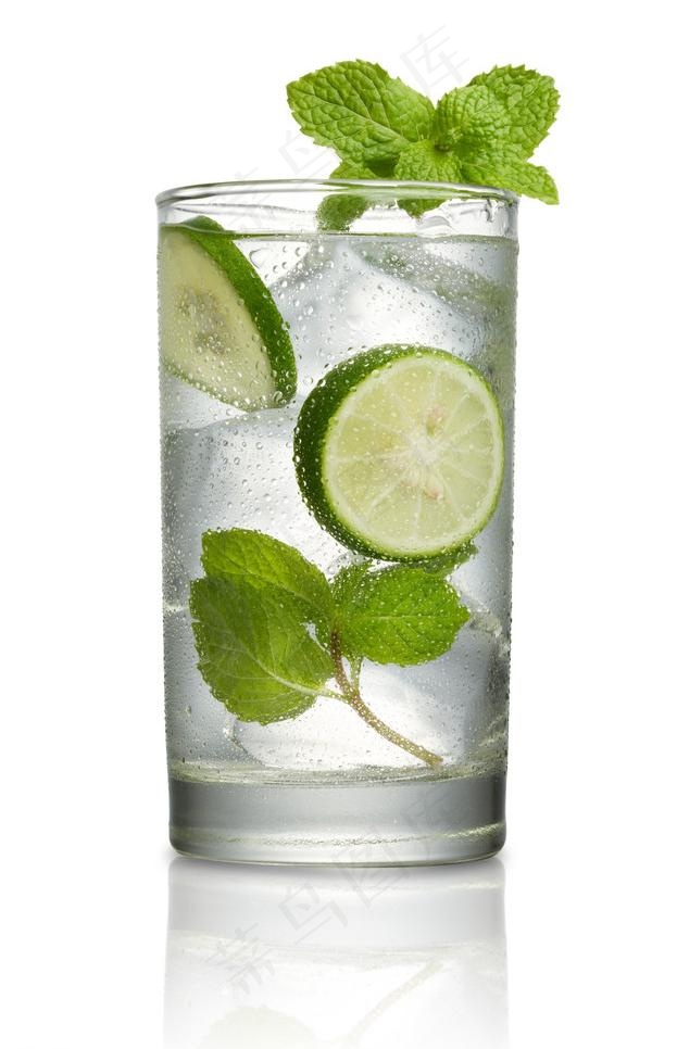冰柠檬水图片
