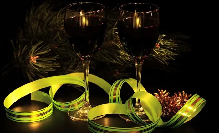 葡萄酒 彩带图片