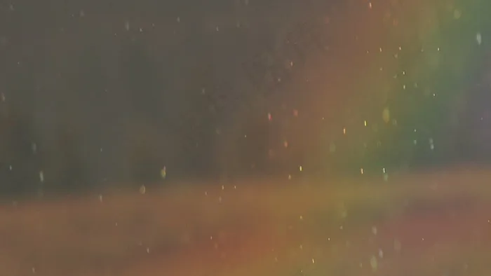 在雨中缓慢的股票视频彩虹 视频免费...