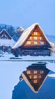 被雪覆盖的房屋高清摄影图片