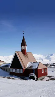 雪地里的房屋高清摄影图片 雪地里的房屋高清摄影图片