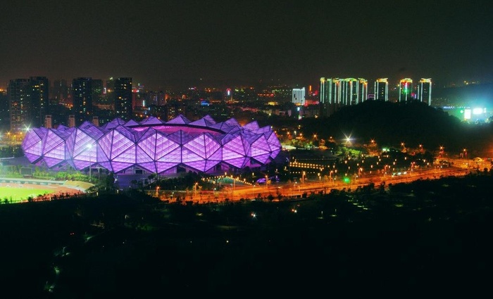 深圳龙岗大运场馆夜景图片