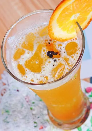 百香脐橙汁图片