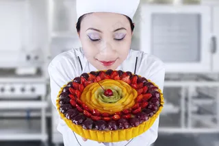 厨师装扮的大人小孩烹饪美食健康家庭情侣亲子素材