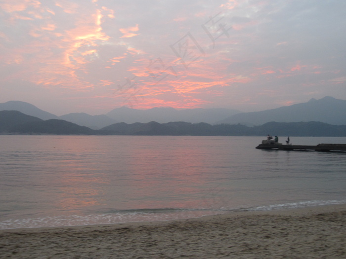 晚霞海滩图片