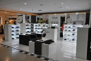 其乐 clarks 鞋品牌 店铺陈...