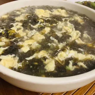 高清近拍紫菜蛋汤图 高清近拍紫菜蛋汤图