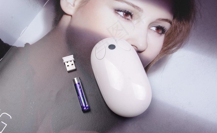 白色鼠标图片