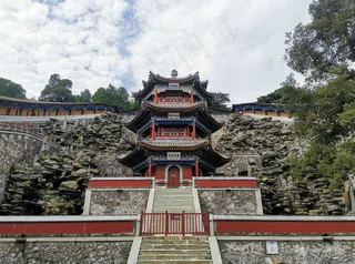 香山古代对称建筑