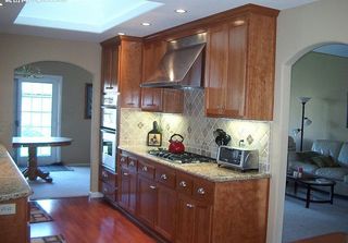 开放式袖珍实木装修厨房图片