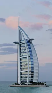 大海上的帆船酒店高清摄影图片 大海上的帆船酒店高清摄影图片