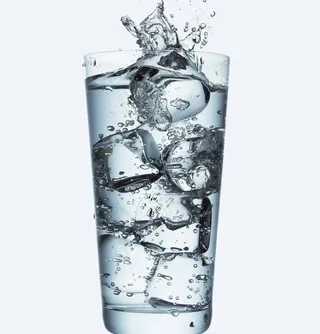 动感冰块水花水珠图片