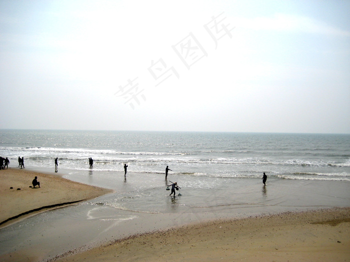 海边自然景色蓝天白云图片