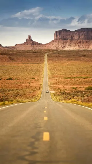 荒漠里的公路高清摄影图片