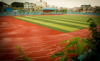 操场跑道图片