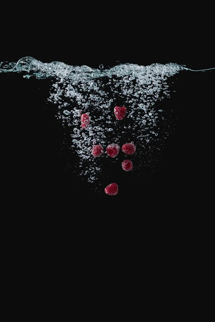 悬浮水中的浆果