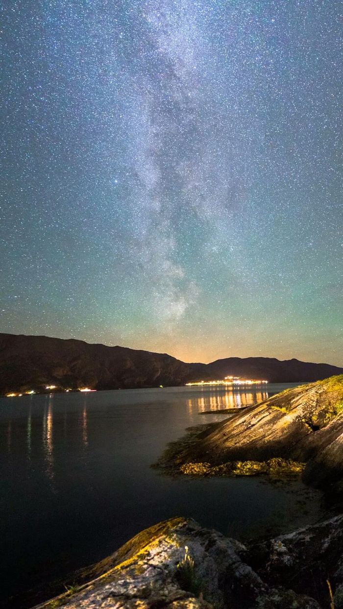 星空下的湖面高清摄影图片