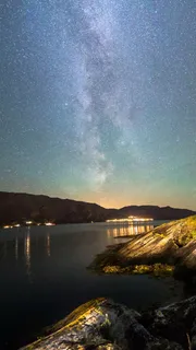 星空下的湖面高清摄影图片 星空下的湖面高清摄影图片