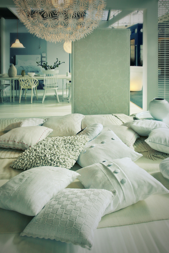 铺满一地抱枕室内效果图