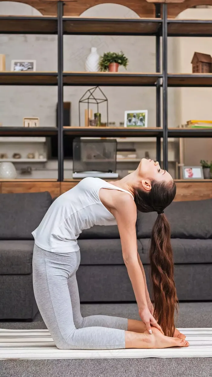 做瑜珈的人高清摄影图片