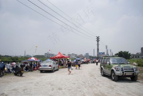 龙舟赛现场观众图片